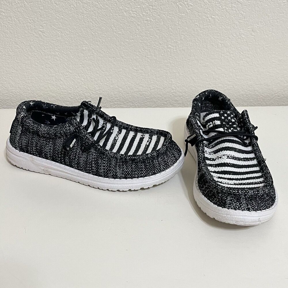 Hey Dude Wally Youth Walls Pledge Flag Shoes Black White Size US Youth 4 Y4-L5